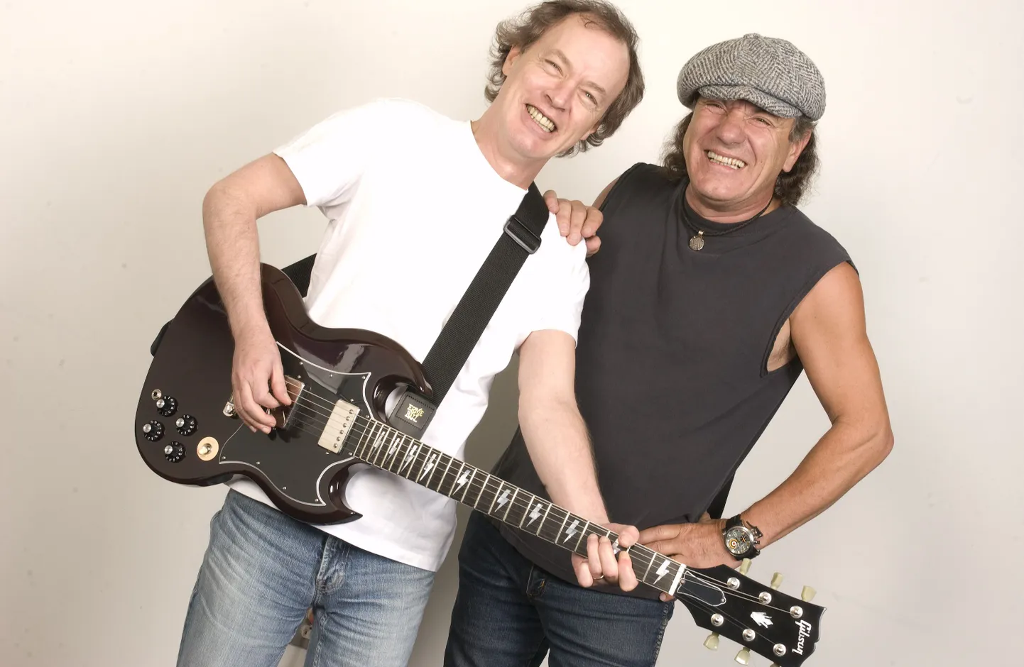 Angus Young ja Brian Johnson ansamblist AC/DC