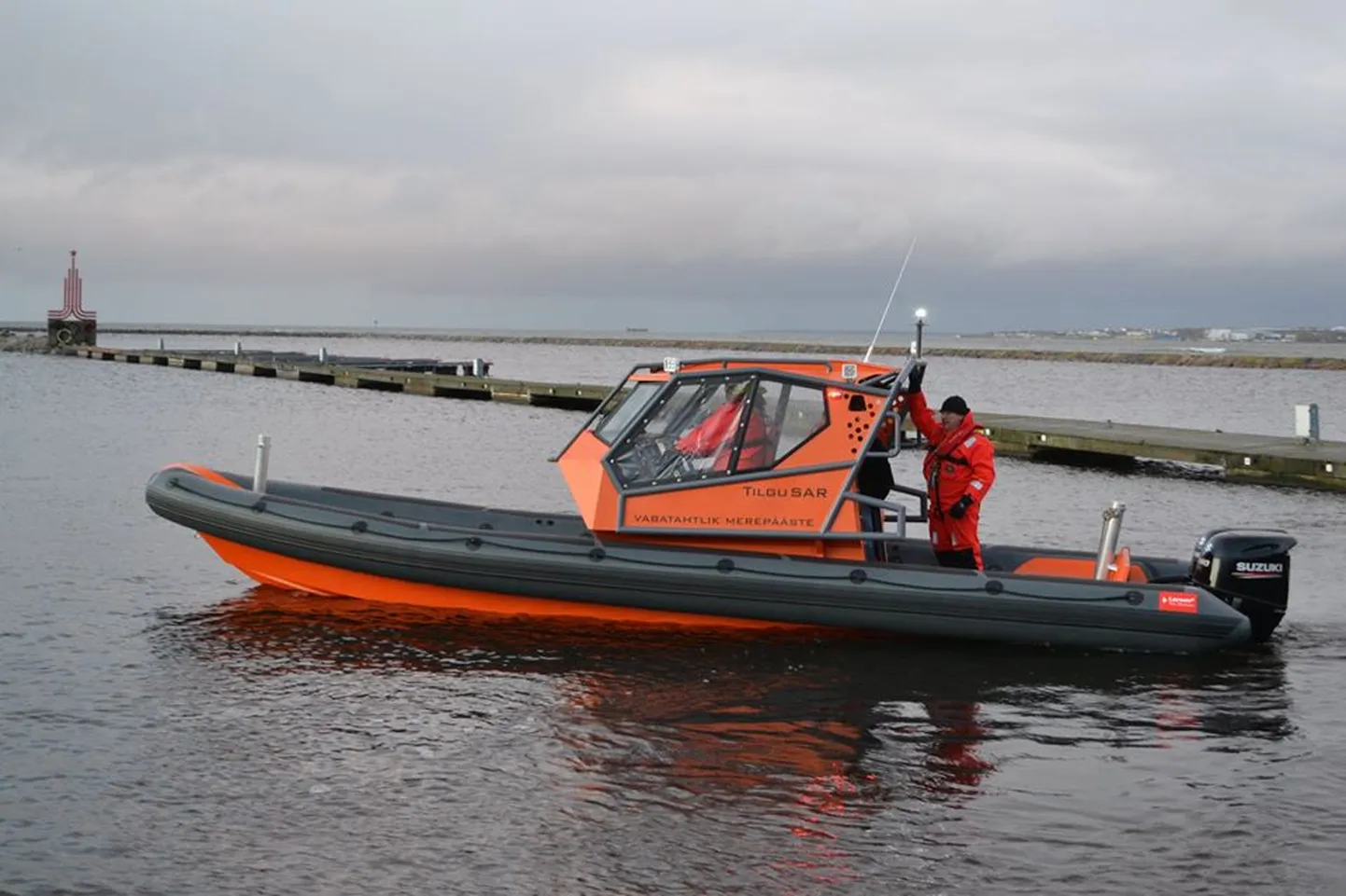 Tilgu merepääste selts on väljasõiduvalmiduses alates 30. märtsist. Fotol seltsi eelmisel sügisel soetatud merepäästepaat Larsen B 920 PRO.