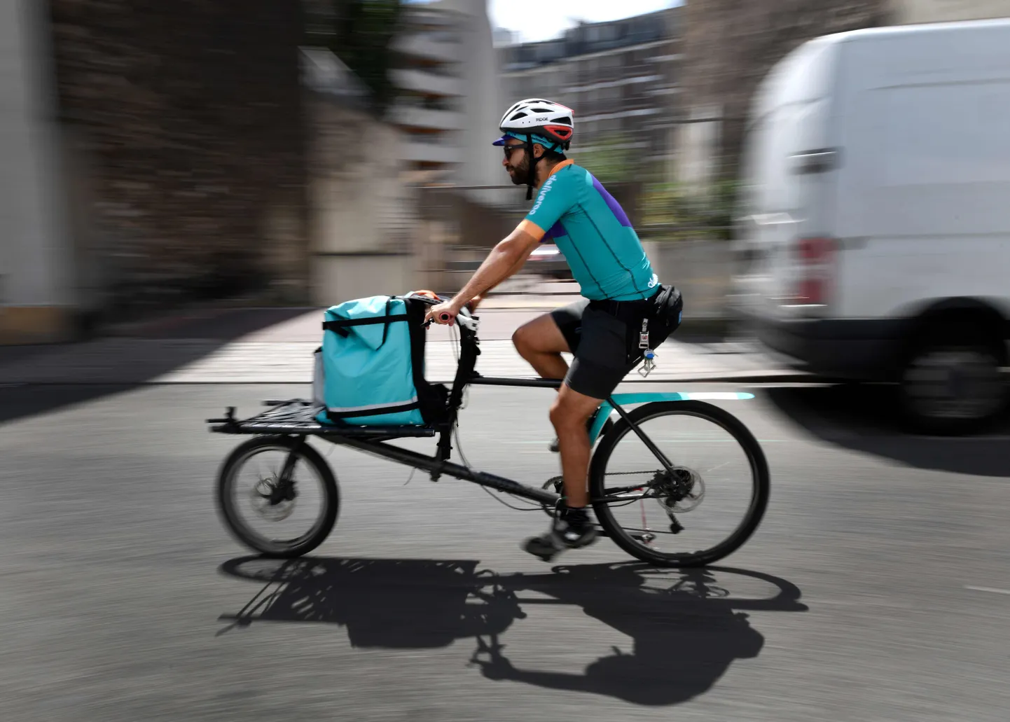 Deliveroo toidukuller Pariisis.