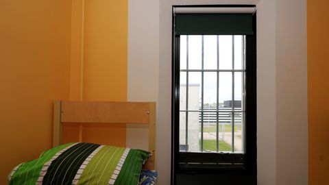 Tartlased kogunevad rendivangla vastu meelt avaldama