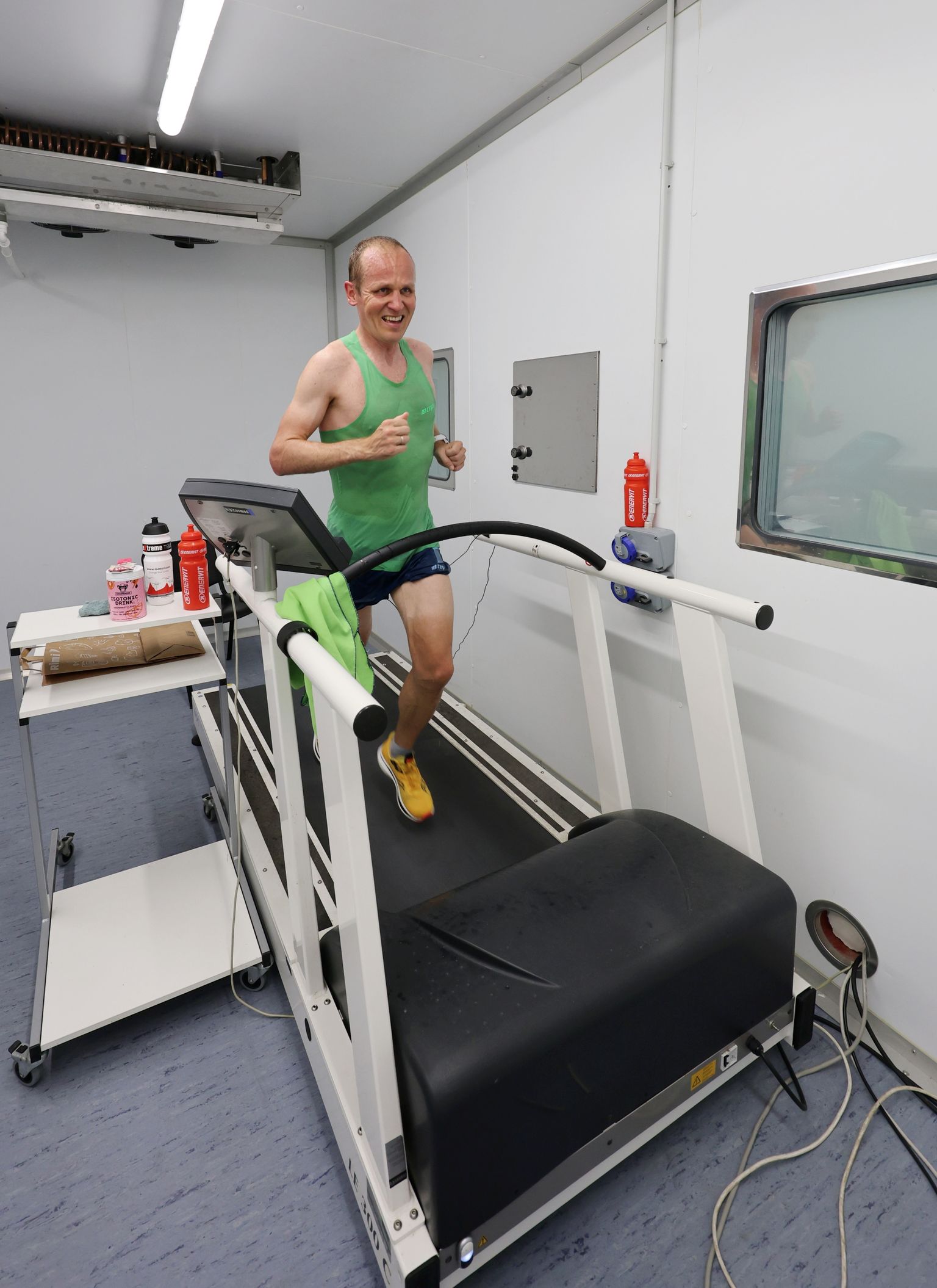 Ultrasportlane Rait Ratasepp valmistub Surmaoruks kuumakambris.