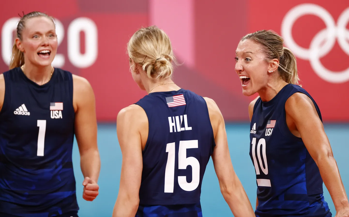 Micha Hancock (vasakul) ja Jordan Larson (paremal) kuulusid koondisesse ka Tokyos olümpiakulda võites.