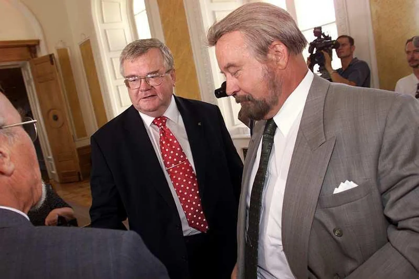 Pildil Edgar Savisaar ja Ülo Nugis.