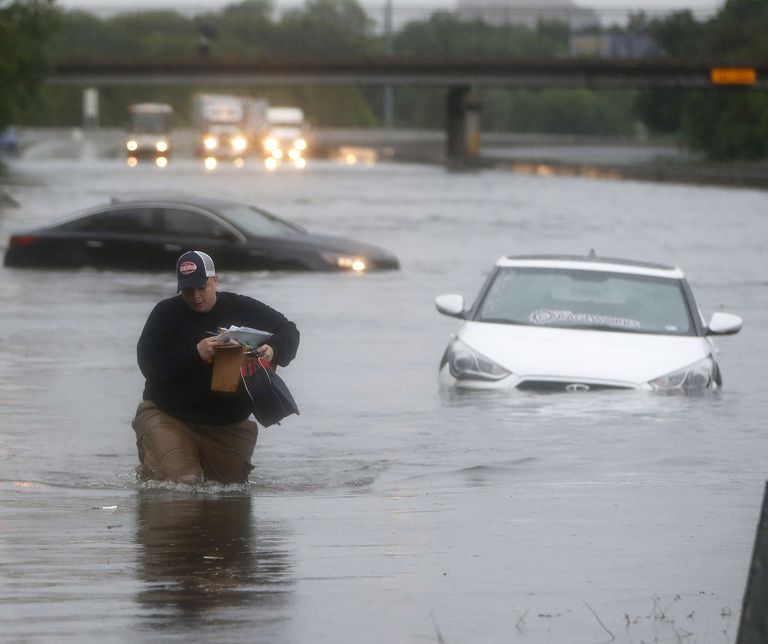 Paljud autod on mattunud vee alla. Foto: AP