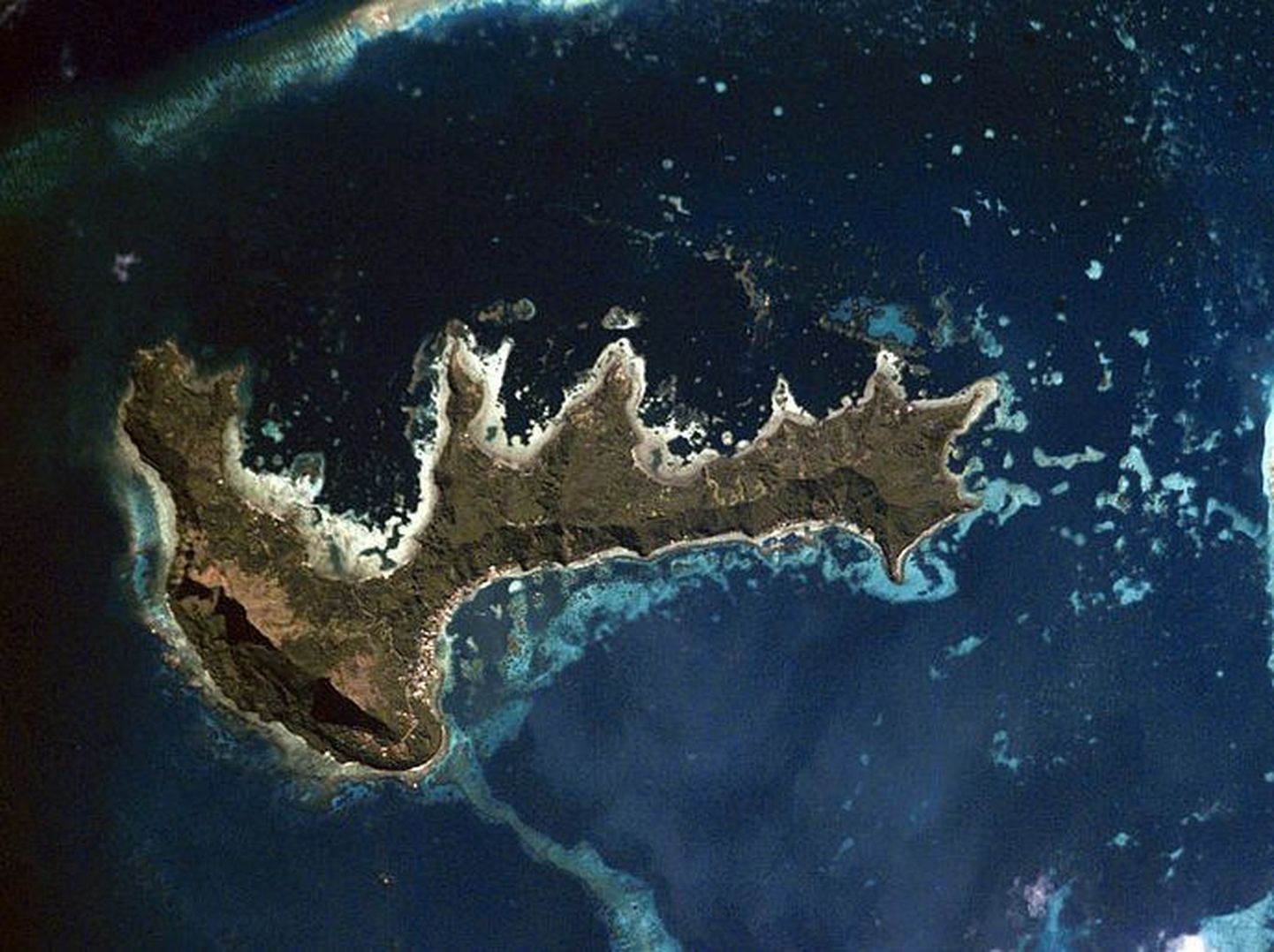 Polüneeslased kasutasid binaarsüsteemi enne arvutiajastut. Fotol NASA satelliitpilt Mangareva saarest