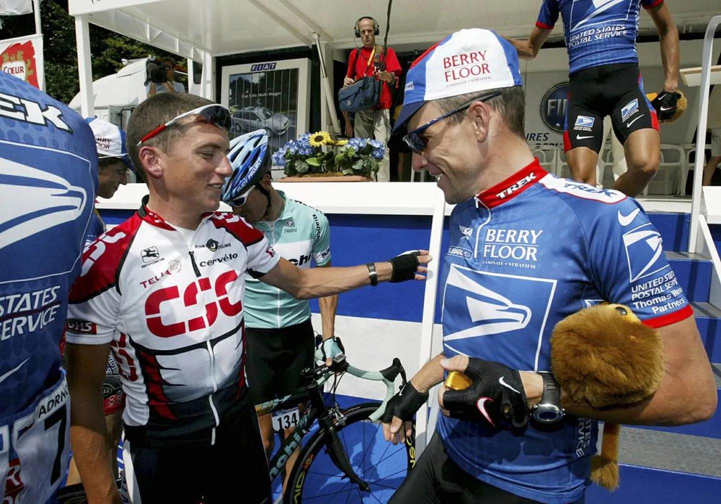 2003. aasta Tour de France’il said Tyler Hamilton (vasakul) ja Lance Armstrong suurepäraselt läbi, nüüd mehed vaevalt teretavadki teineteist.