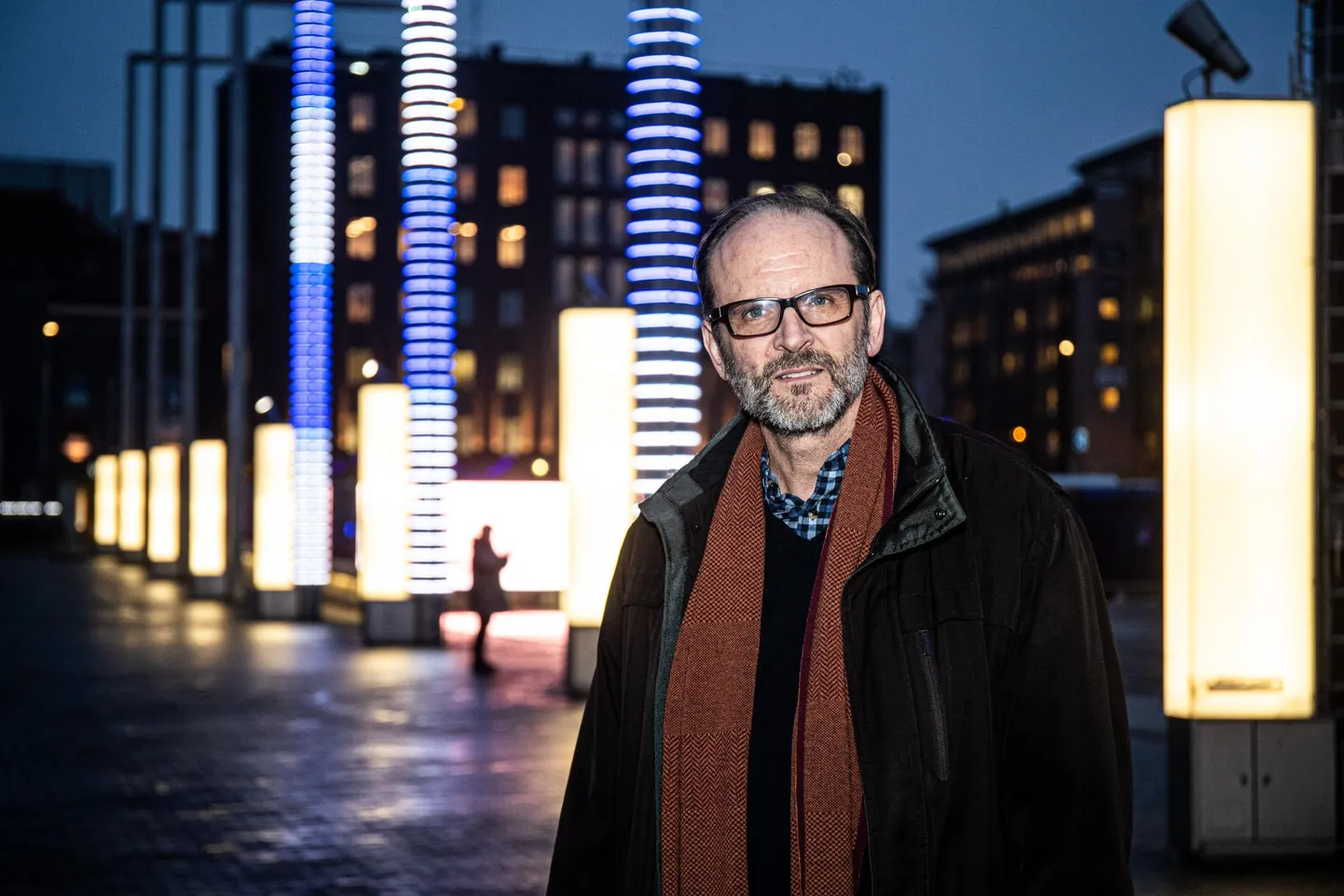 Tallinnas Vabaduse väljakul piltnikule poseerinud Peter Bouteneffi raamatut «Arvo Pärt: Out of Silence» («Arvo Pärt. Vaikuse vili») peetakse kohustuslikuks kirjanduseks kõigile helilooja muusika kuulajatele ja esitajatele.