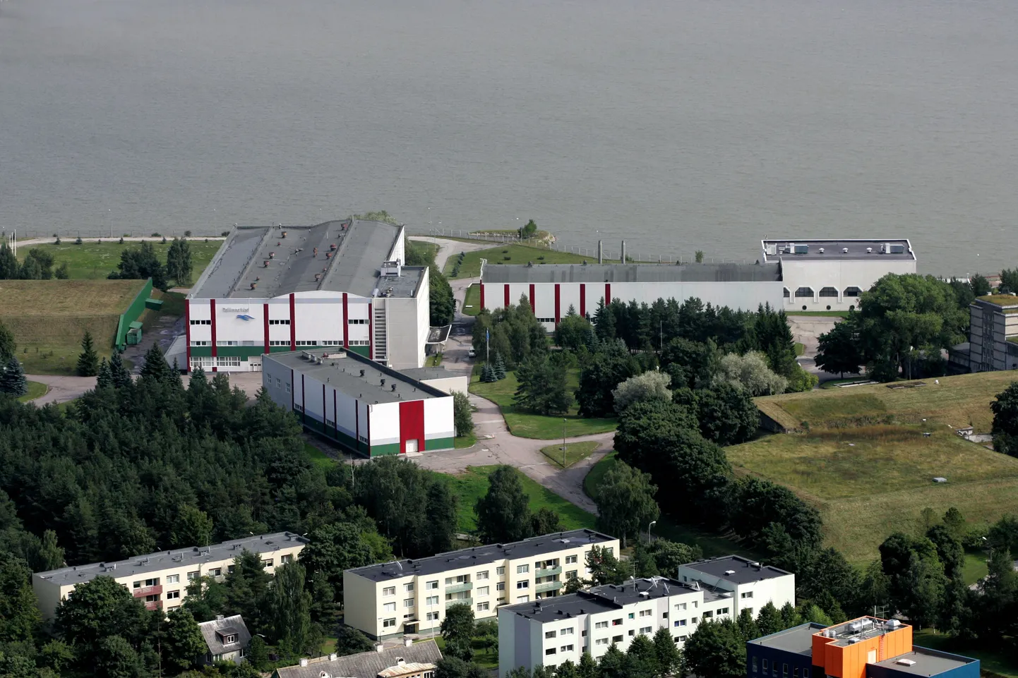 AS Tallinna Vesi veepuhastusjaam Ülemiste järve ääres.