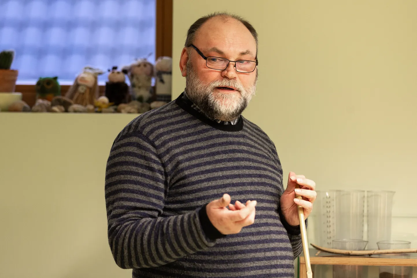 Kliima muutumine mõjutab ka kägusid, ütles Jaanus Elts: "Putukaid jääb vähemaks, vähemaks jääb ka neist toituvaid väikseid linde, kes on kägudele sulasteks. Ka on hakanud sulased kevadel üha varem saabuma, nii et kui käod kohale jõuavad, on neil juba munad pesas."
