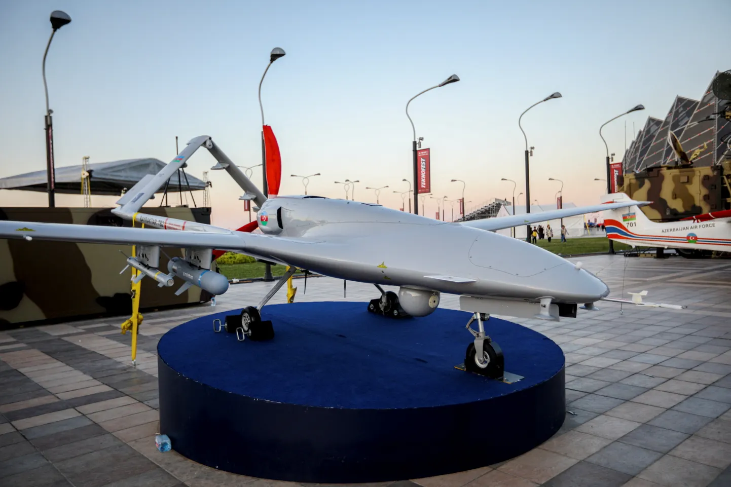 Дрон Bayraktar TB2
