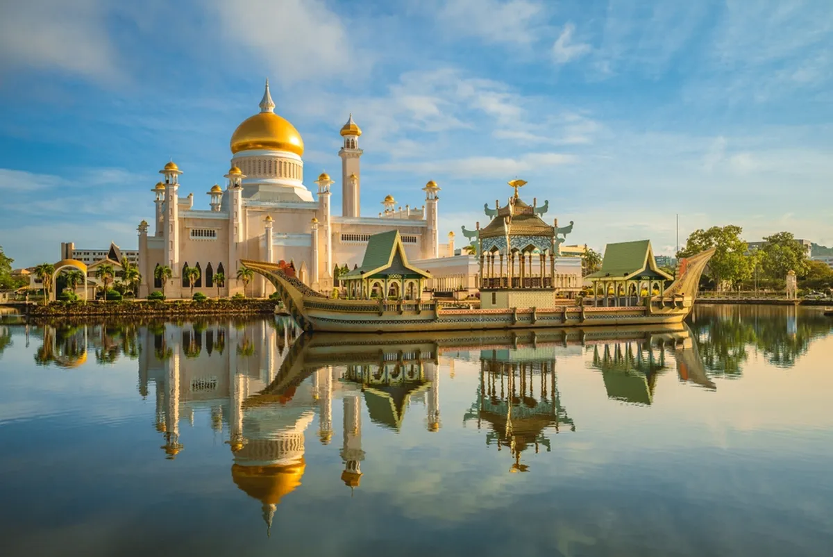 Omar Ali Saifuddieni mošee Bandar Seri Begawanis Brunei Darussalamis.