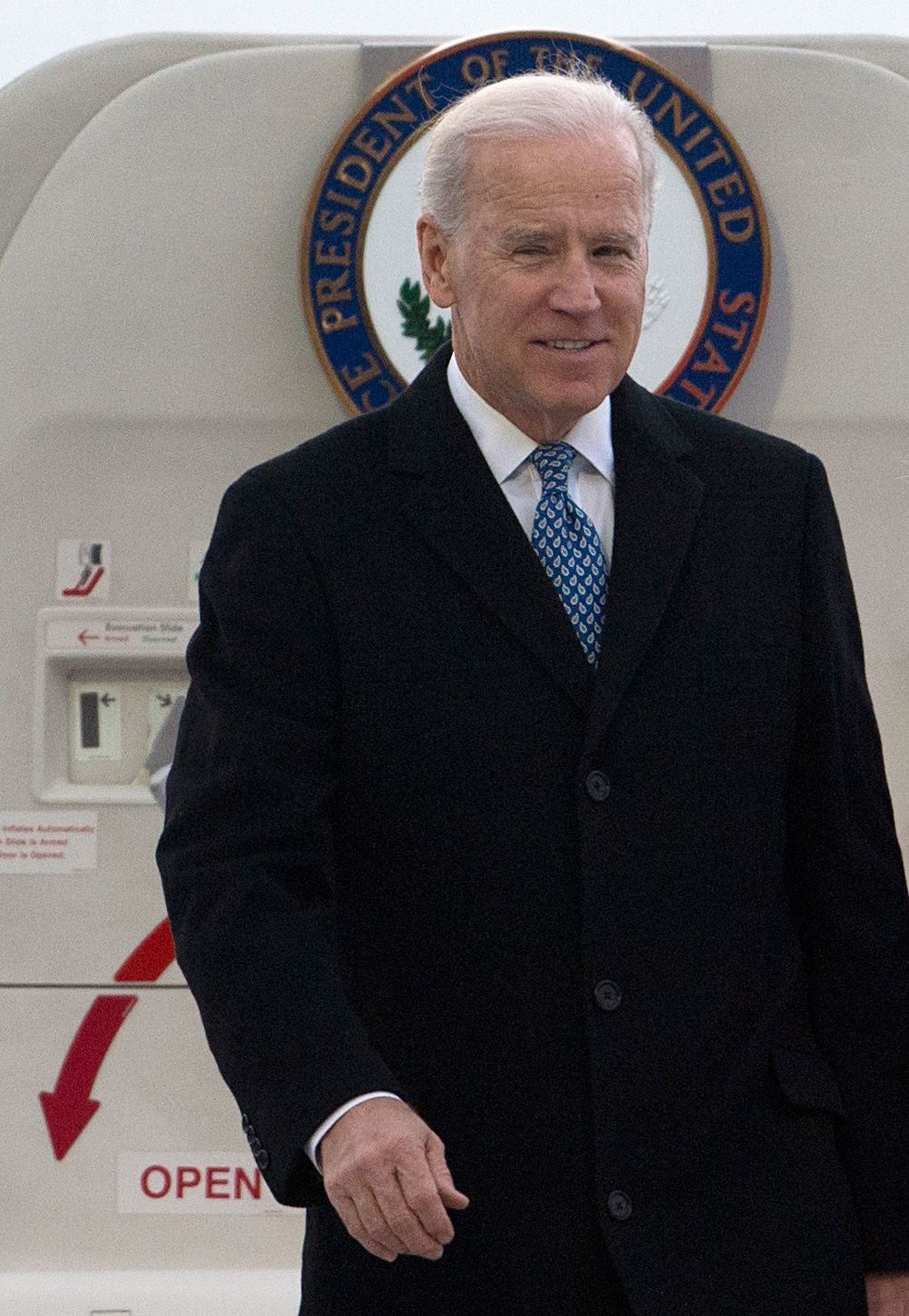 USA asepresident Joe Biden Berliini Tegeli lennuväljal.