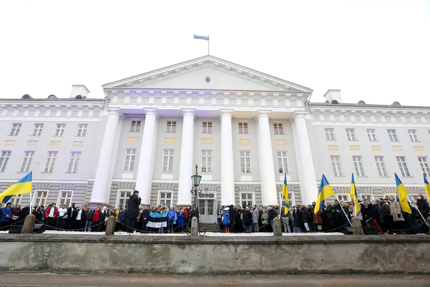 Veel kaks aastat tagasi ametlikult poliitikast hoidunud Tartu Ülikool tegi Ukraina sõjaga seoses kannapöörde. 