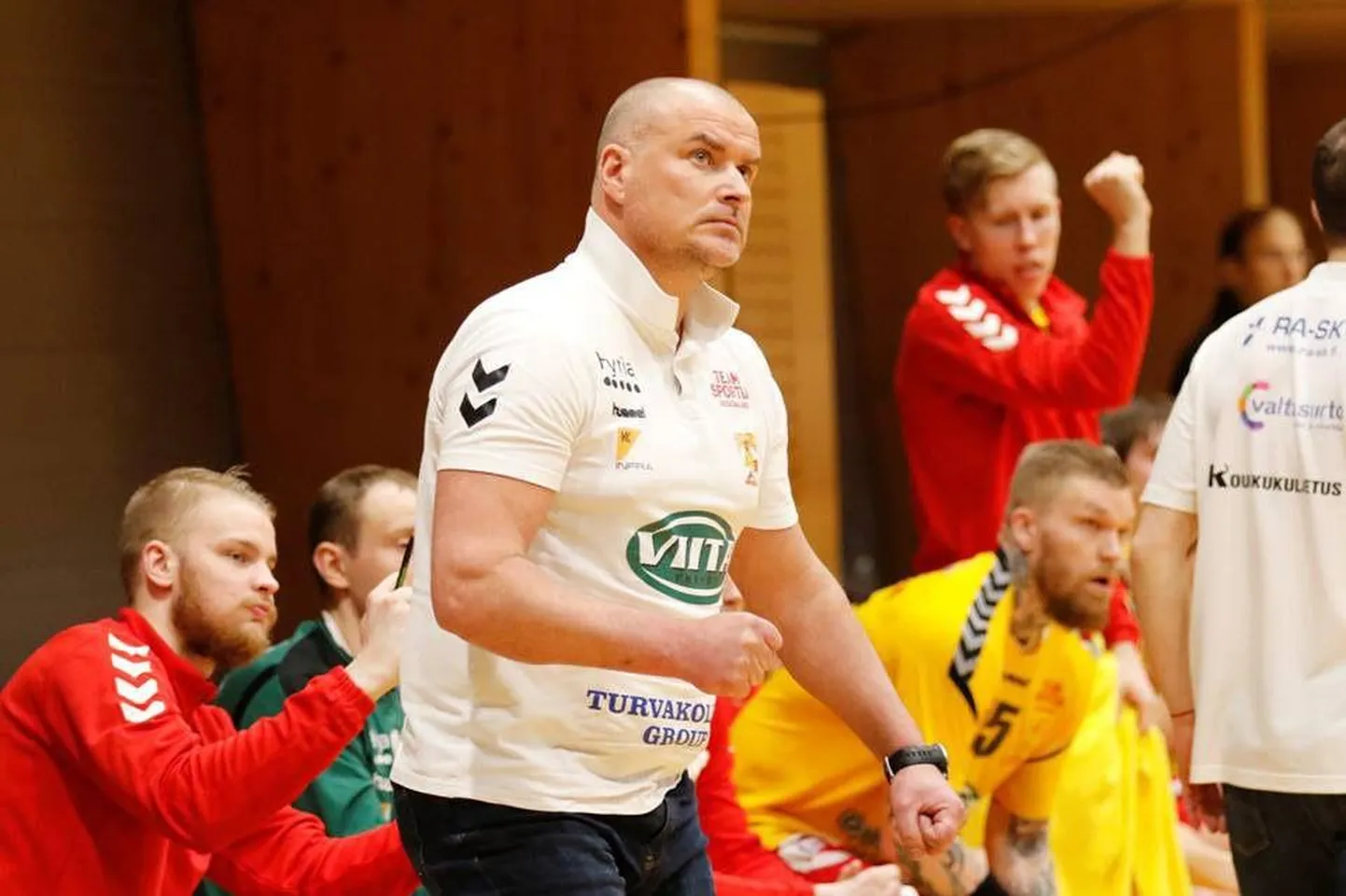 Soome käsipalli meistermeeskond Riihimäe Cocks ja nende Tapalt pärit abitreener Paavo Nelke karastuvad Euroopa tippsarjas Meistrite liigas.