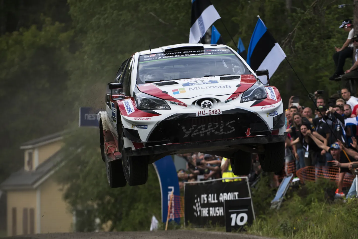 Toyota Yaris WRC-auto õhulend