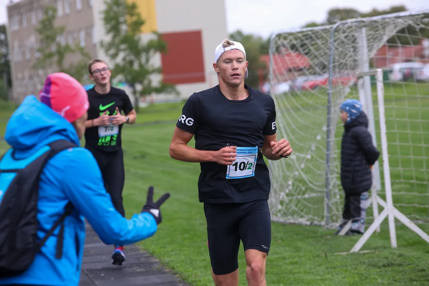 Kadrinas Noorsportlaste Fondi toetuseks korraldatakse aastaid kohalikul staadionil võistkondlikku NATO testi. Jõuproovil on osalenud teiste hulgas nii liitlassõdurid kui ka mitmed tuntud sportlased.