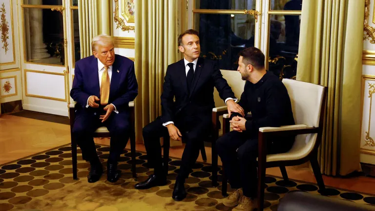 Последняя встреча Трампа с Зеленским состоялась в Париже в декабре 2024 года. В ней также участвовал президент Франции Эммануэль Макрон