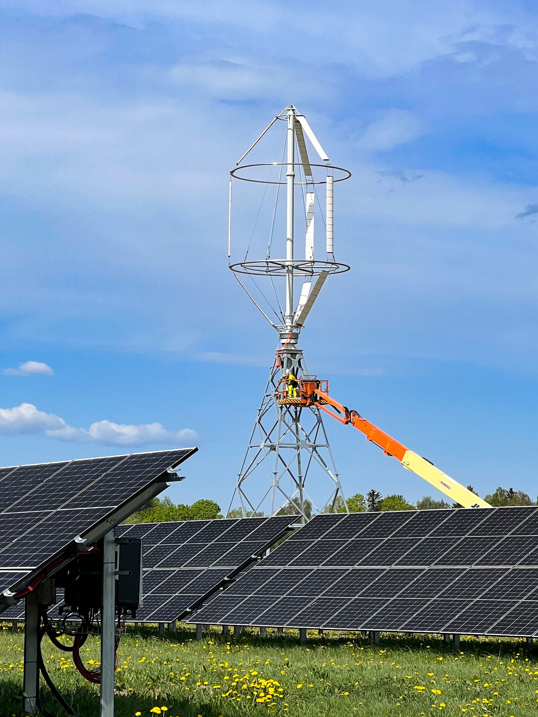 Kohtla-Järvel asuv OÜ Freen sai 2,6 miljonit eurot toetust tuulegeneraatorite ja päikesepaneelide tehase laiendamiseks ja seadmete soetamiseks.