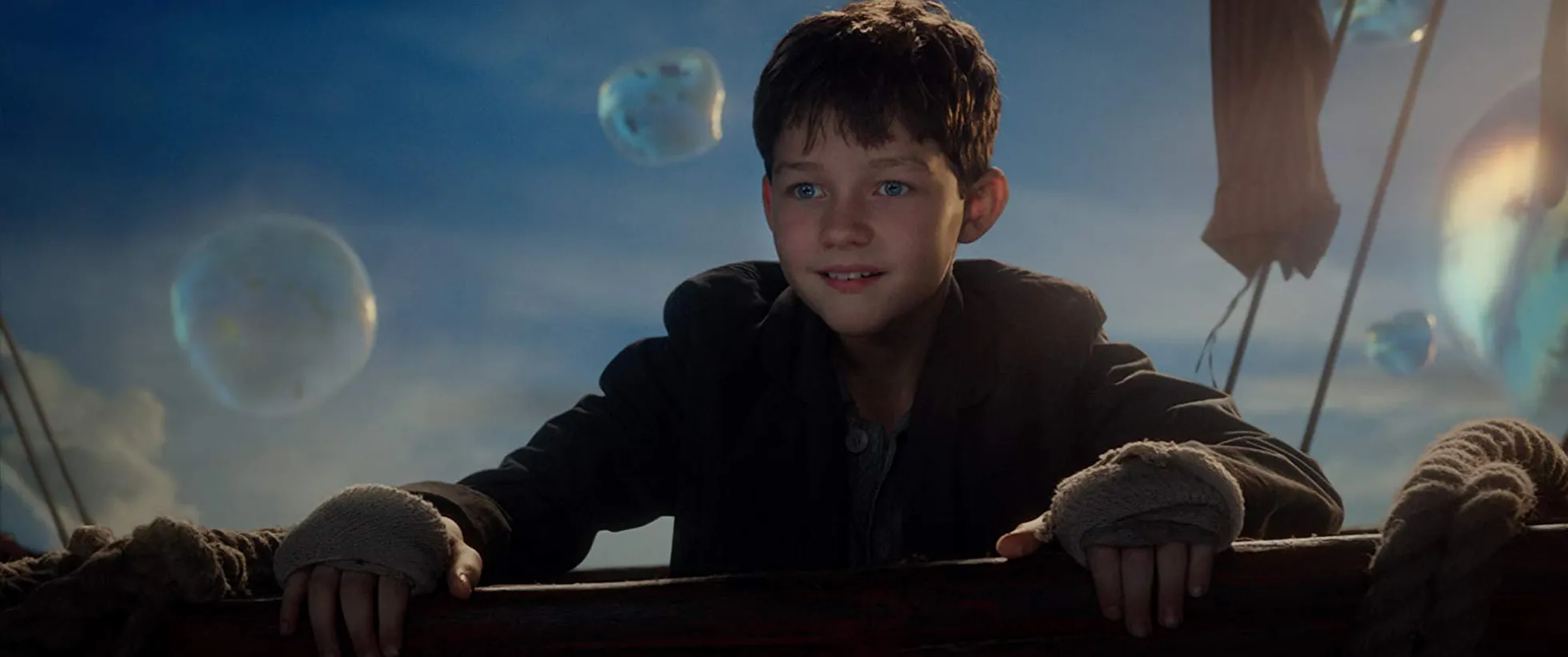 Peeter Paani tegelaskuju filmis «Paan: reis eikunagimaale» kehastas Levi Miller.