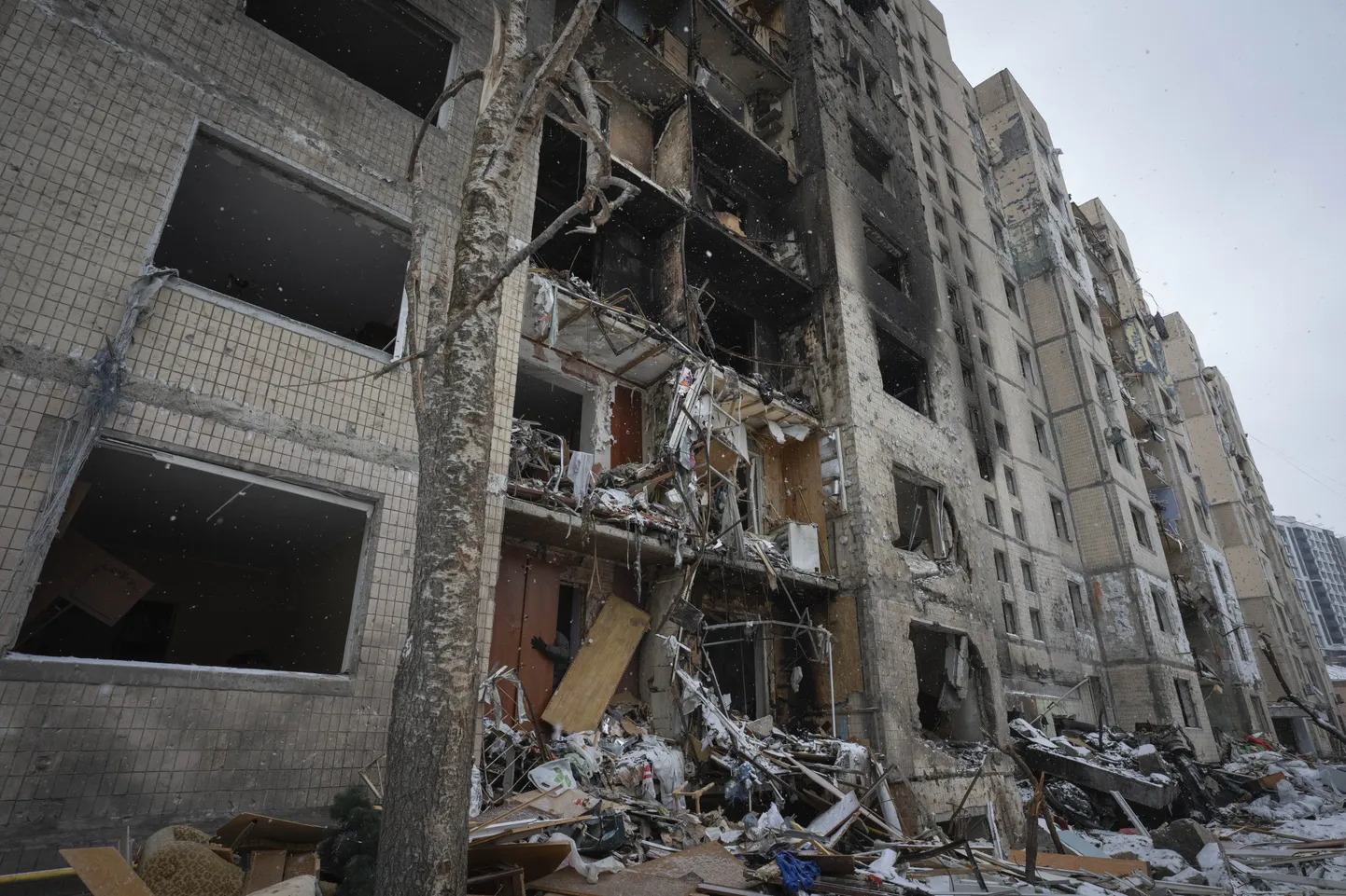 Последствия российского ракетного удара по Киеву, 3 января 2024 года