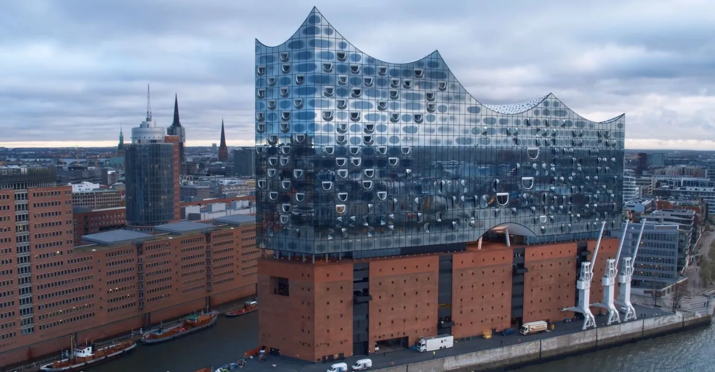 Elbphilharmonie hoone Hamburgis