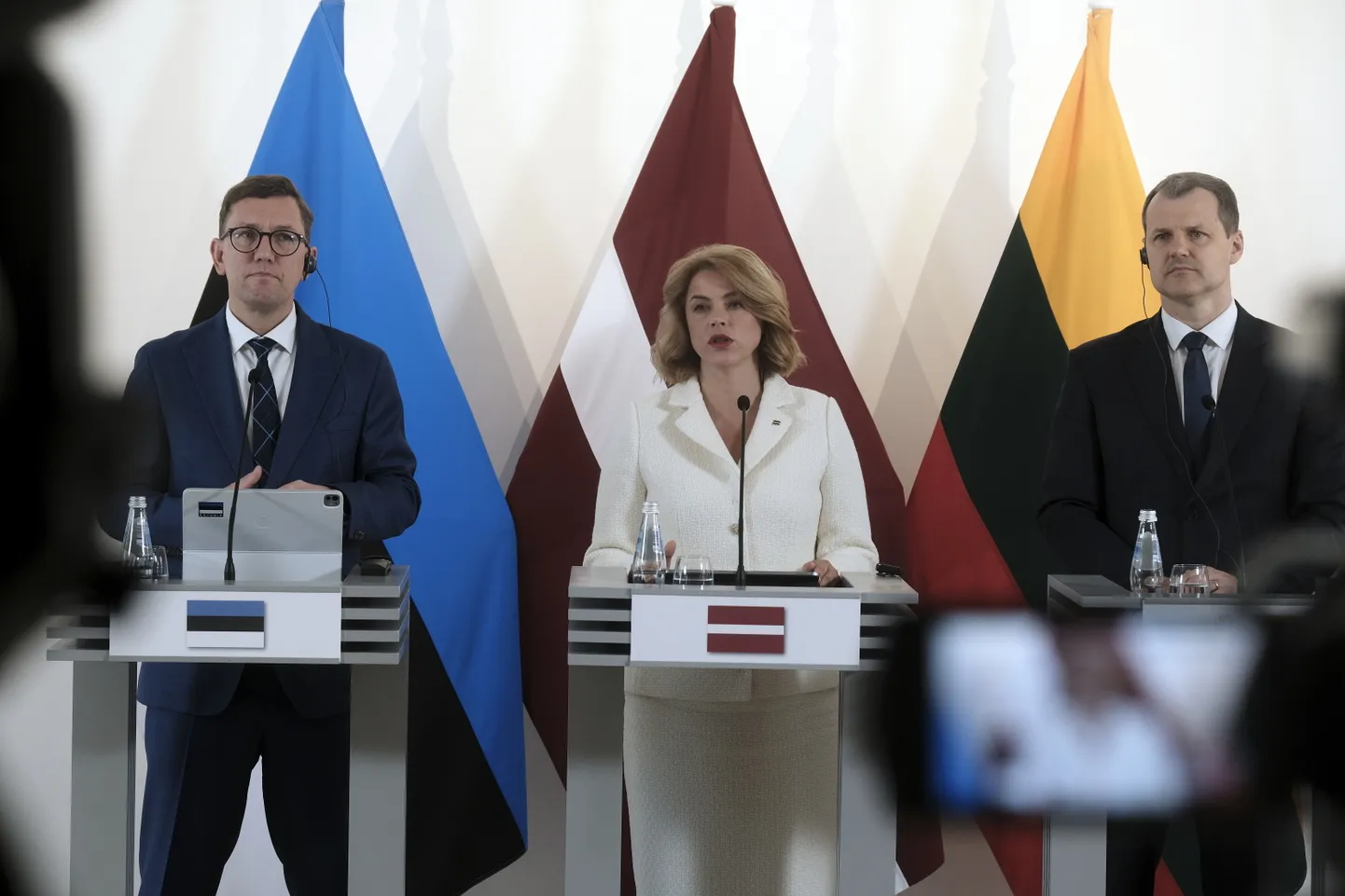 Eesti PM Michal, Läti PM Silina ja Leedu PM Paluckas pressikonverentsil pärast Balti Ministrite Nõukogu kohtumist Riias 30.05.2025. Arutelul Balti riikide julgeolek, kaitse ja Rail Baltica.