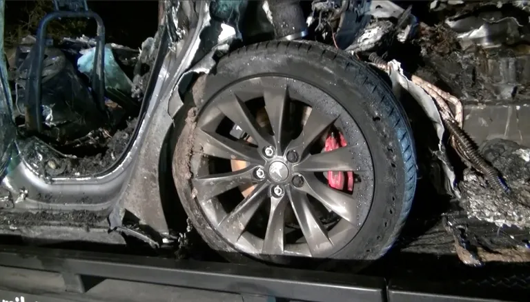 Авария Tesla Model S под Хьюстоном