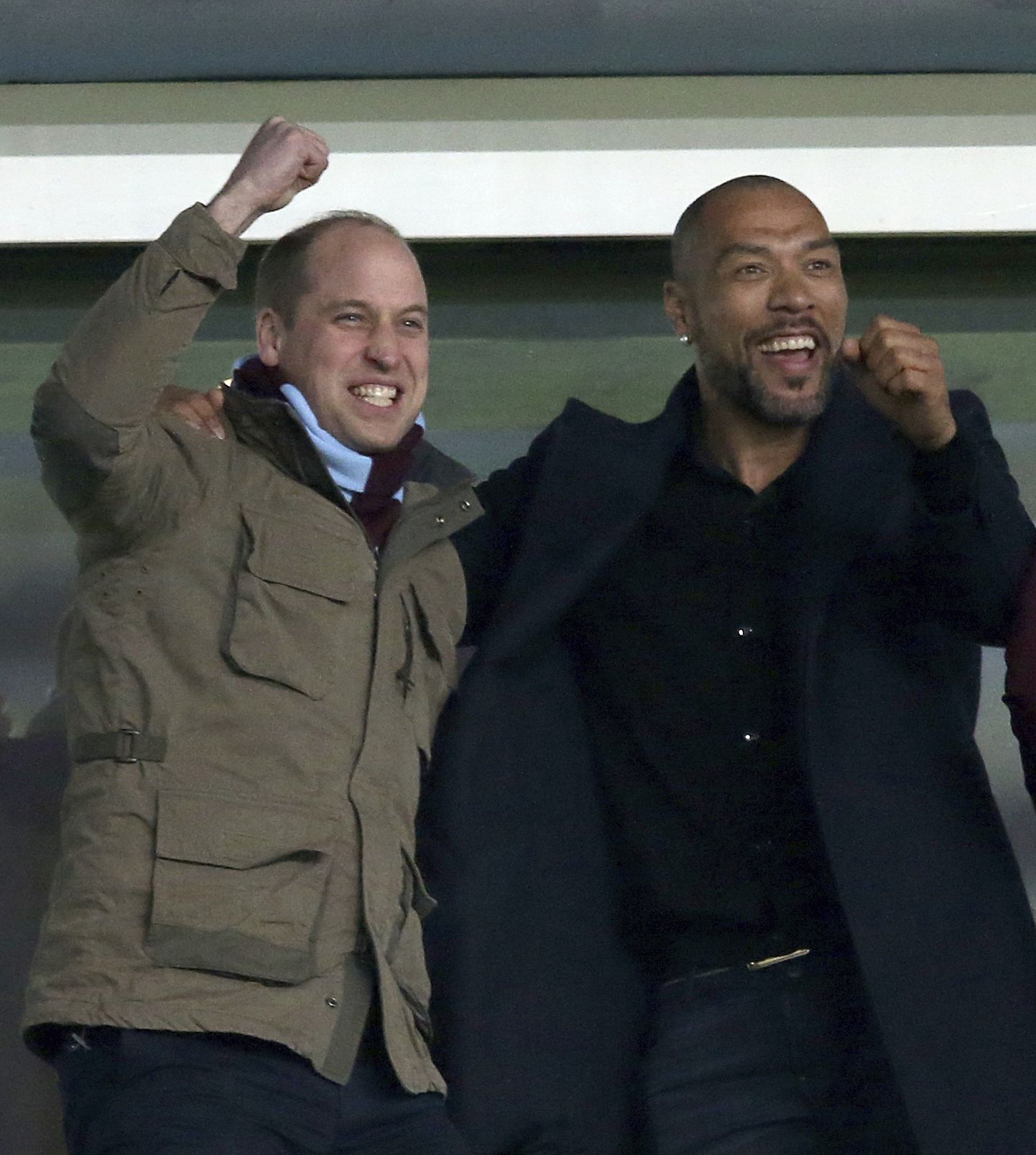 Prints William ja endine Norra jalgpallur John Carew rõõmustavad pärast Jack Graelishi väravat 85. minutil teisipäeval Aston Villa mängus Cardiff City vastu