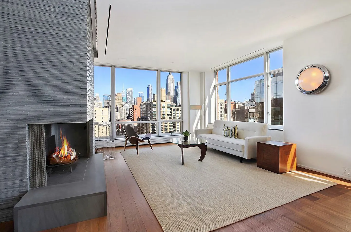 Penthouse stiilis korter New Yorgis. Pilt on illustratiivne.