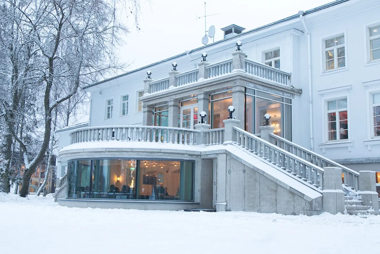 Kuigi siseturistide arv Pühajärve Spa & Puhkekeskuses eelmisel aastal vähenes, näitas välisturistide arv kasvutendentsi. Värskelt on valminud pubi ja restorani laiendused, kus külastajatele avatud kaunis järvevaade.