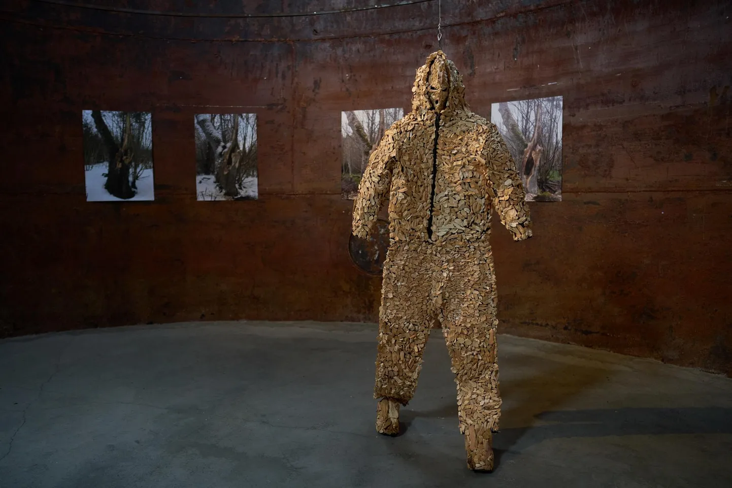 Üleval: Uku Sepsivardi installatsioon «Biotoopia» festival-konverentsil.