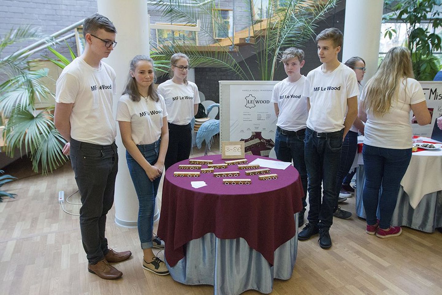 Puidust võtmenagisid meisterdav Hargla kooli minifirma LeWood võitis 2017. aastal üleriigilisel konkursil kolmanda koha ja tunnistati ka Valgamaa ettevõtluskonkursi «Nupp nokib» võitjaks.