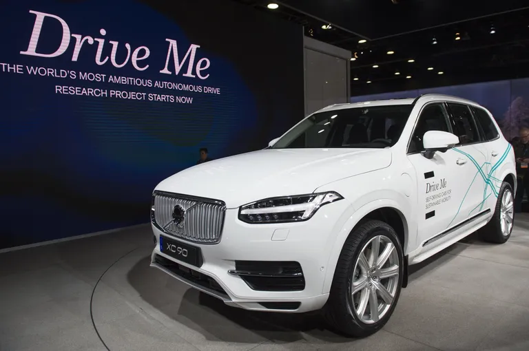 Volvo CX90 on hübriidmootoriga
