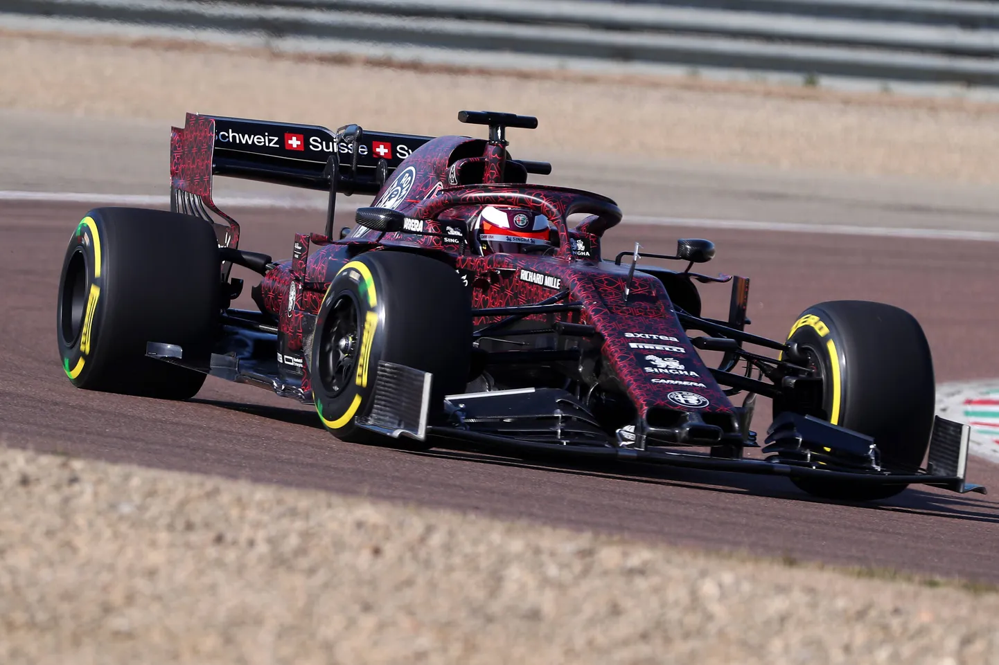 Kimi Räikkönen katsetas sõbrapäeval uut Alfa Romeot