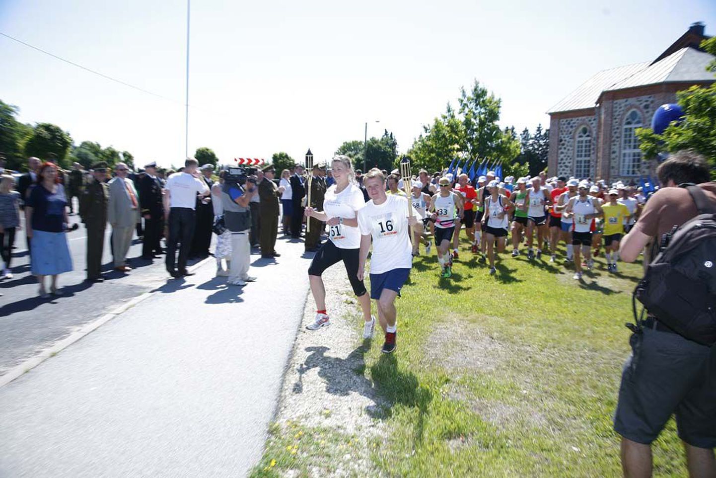 Torist Pärnusse jooksti täna esimene Võidupüha maraton, millest loodetakse kujundada iga-aastane traditsioon.
