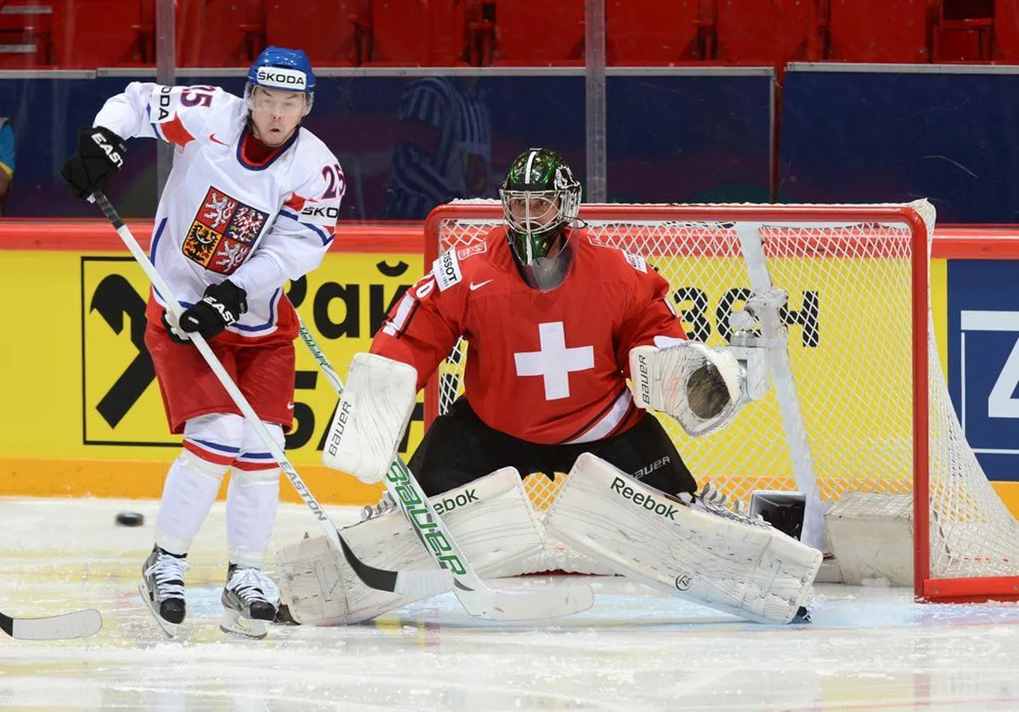 Момент четвертьфинального матча Швейцария - Чехия.