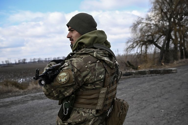 Ukraina sõjaväelane Kiievi idarindel, 9. märts.