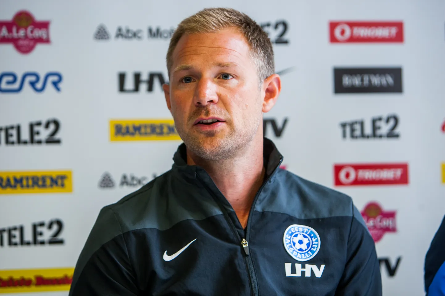 Magnus Pehrsson Eesti koondise peatreenerina 2016. aastal.