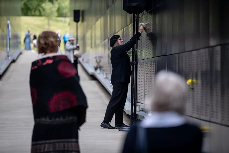 Küüditamise aastapäev Maarjamäe memoriaalis.