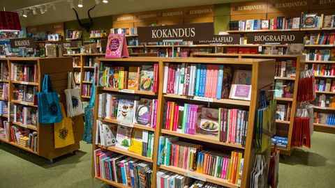 Estonian bookstore customers surprised by phallic shower sponge