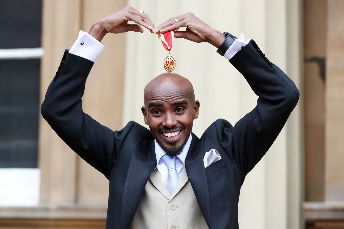 Mo Farah löödi kuninganna Elizabethi poolt möödunud nädalal rüütliks.