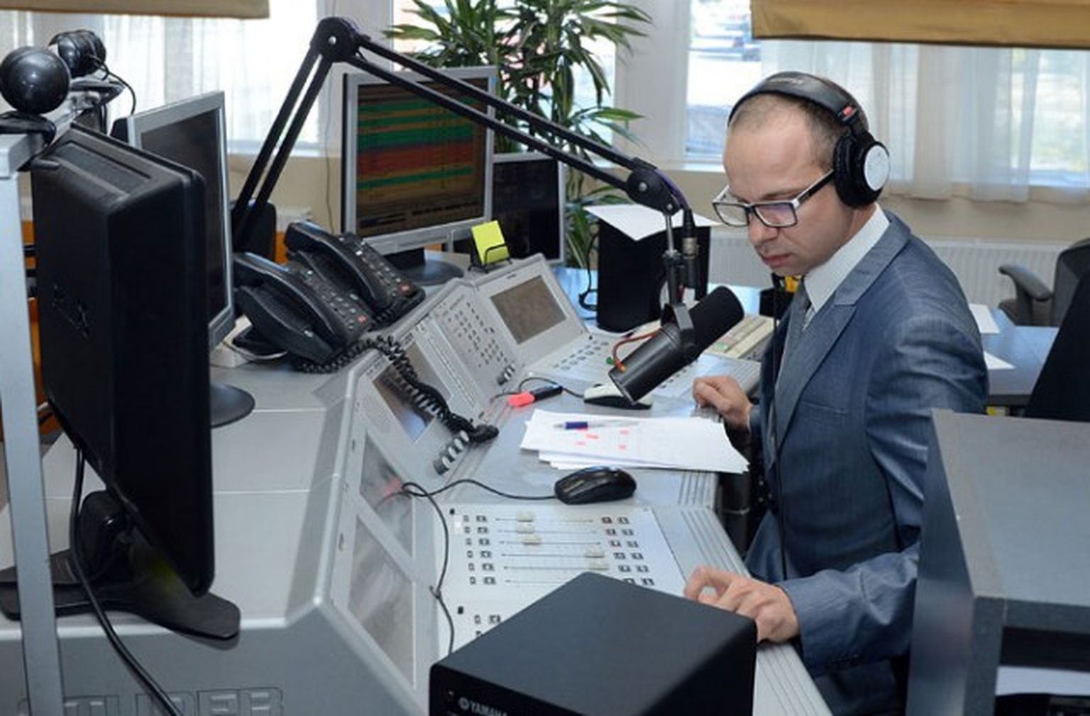 "Radio SWH" jau daudzus gadus ir viena no retajām radio stacijām, kura regulāri atskaņo Latvijā radītu mūziku