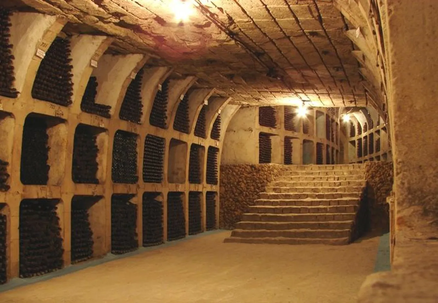 Guinnessi rekordite raamatusse kantud Milestii Mici veinikelder, mille kogupikkuseks olevat 220 km.