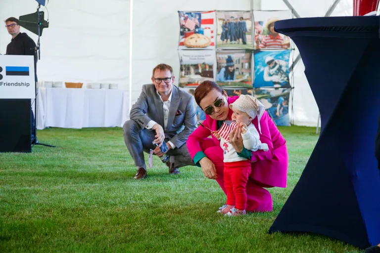 Keit Pentus-Rosimannuse ja Rain Rosimannuse laps Iti Loretta esimene kord suursaadiku vastuvõtul. Foto Taavi Sepp, Postimees