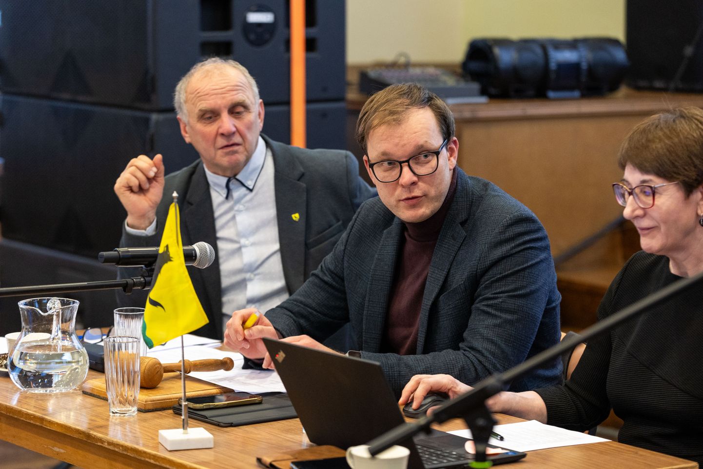 Järva vallavolikogu istung. Jüri Ellram, Rait Pihelgas ja Karin Tenisson-Alev.