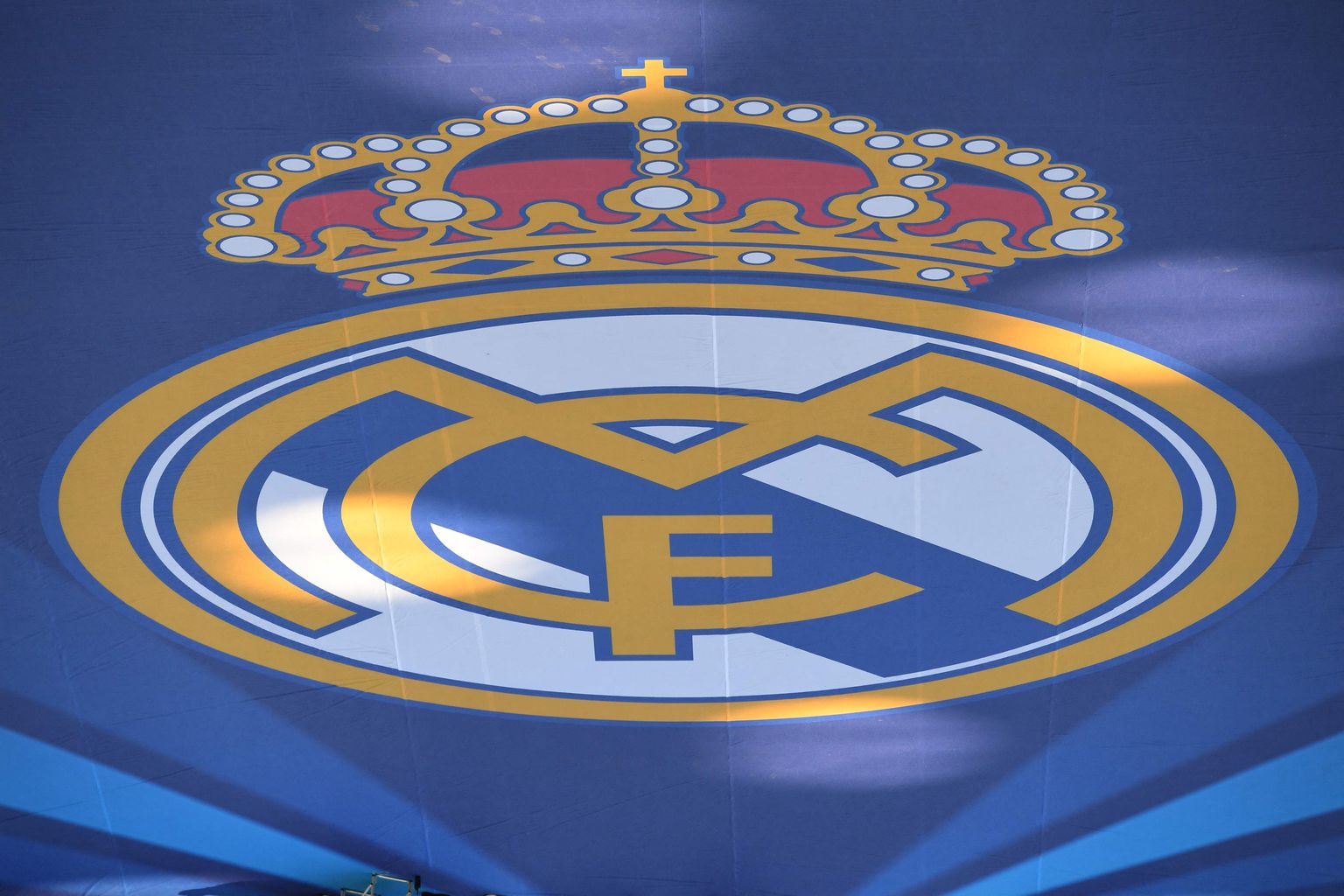Лого "Реал Мадрид".