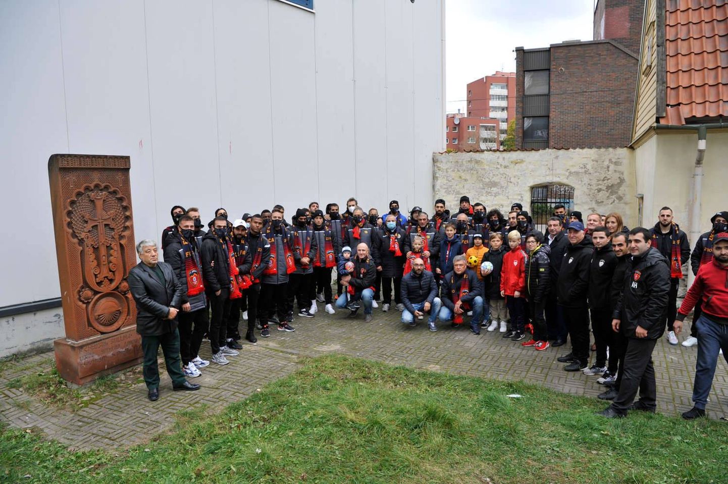 Armeenia jalgpallikoondis kohtus Tallinnas elava armeenlaste kogukonnaga.