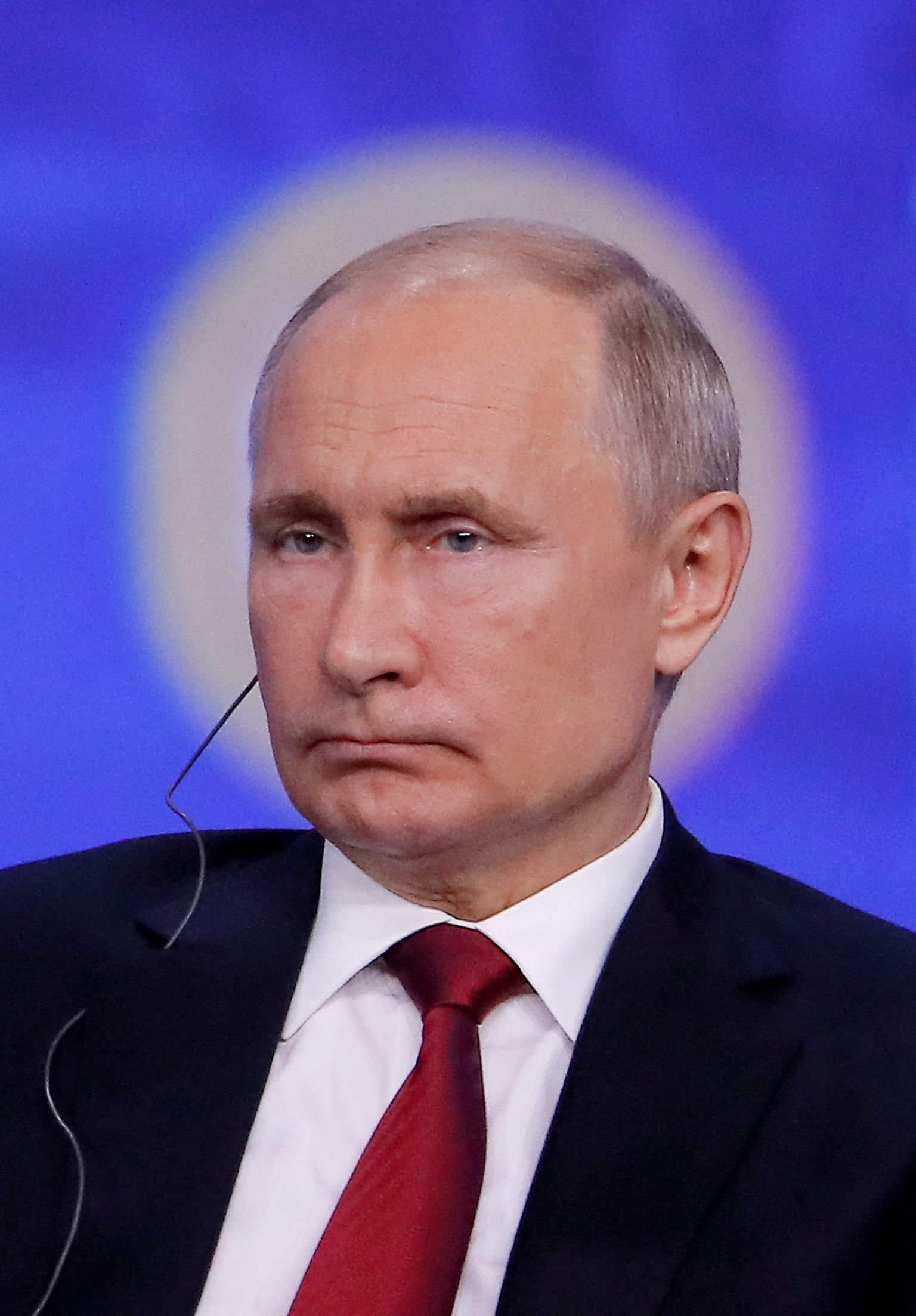 70-летие Владимира Путина наглядно демонстрирует насаждаемый в РФ новый культ личности.