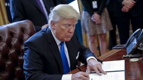 Трамп подписал указ о строительстве стены на границе с Мексикой