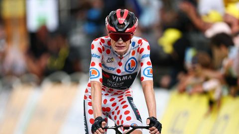 SKANDAAL ⟩ Dopinguküttide tõttu magamata jäänud Vingegaard kukkus Prantsusmaa velotuuril karmilt